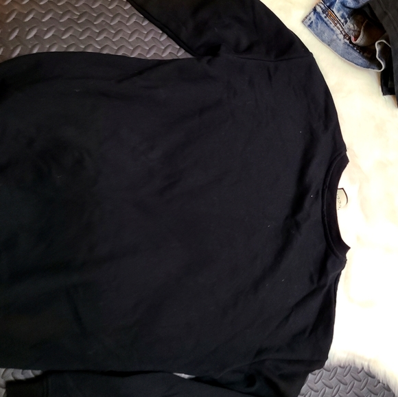 Brand new sweater - Picture 2 of 2